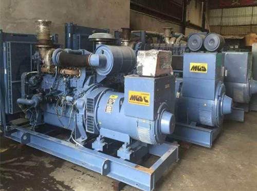 白城发电机组带负载降电压是什么原因照成的？